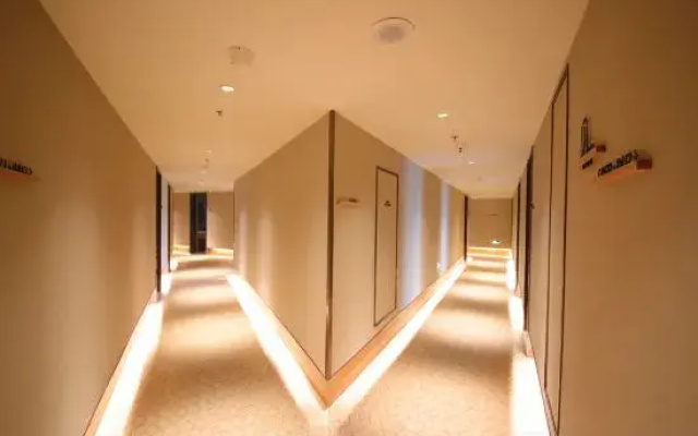 Ji Hotel (Zhongqing Renhe Avenue)