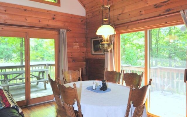 Lazy Bear Retreat - Classic Cabin!