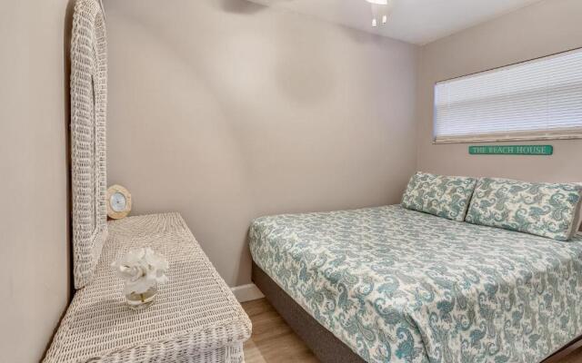 Sunset Beach House - Beach Hugger 2