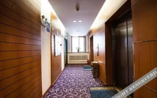 Longyi Hotel (Harbin Chinese Baroque Style Street Store)
