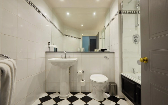 WorldHotels Distinctive Woughton House Hotel