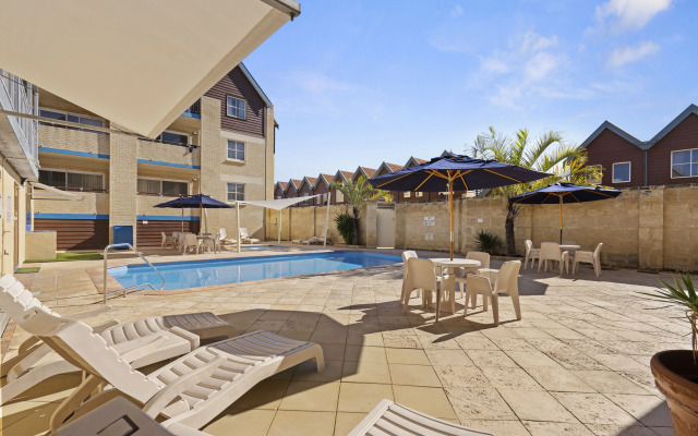 Hillarys Harbour Resort