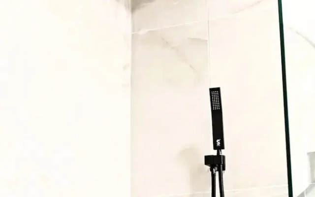 Rustic Studio Rain Shower 3min-asian Dist