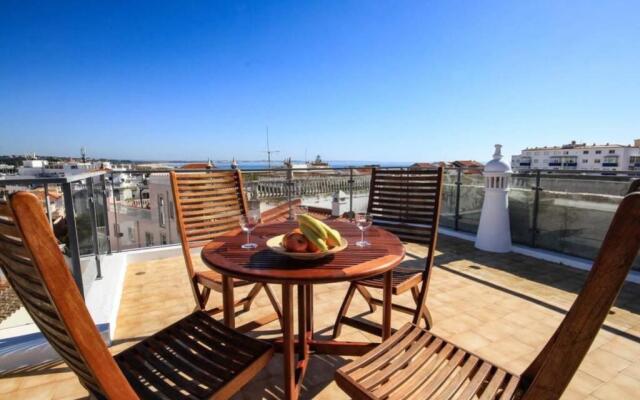 Townhouse w Beautiful terrace - 360 degrees views!