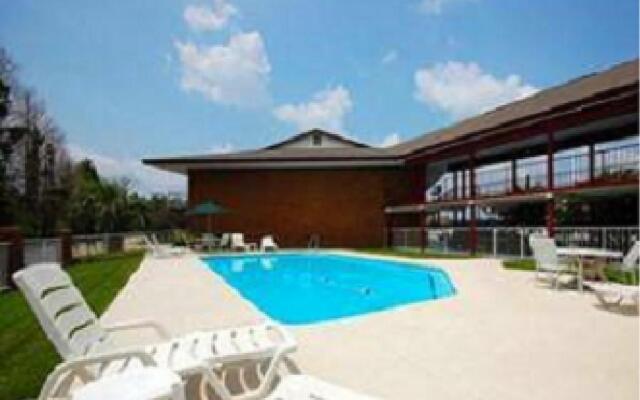 Red Roof Inn & Suites Thomasville