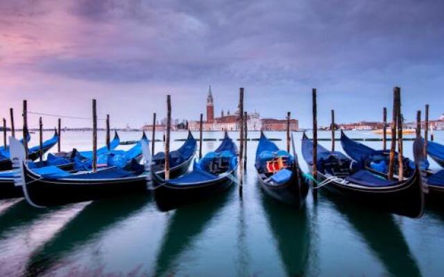 Santi Apostoli Apartment