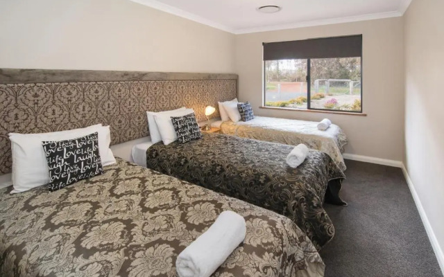 Redgate Forest Retreat