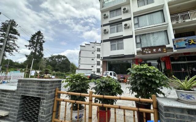 Heron residential quarters in Taining Township