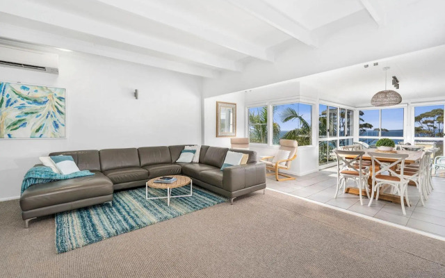 Mara at Hyams 4pm Check Out Sundays