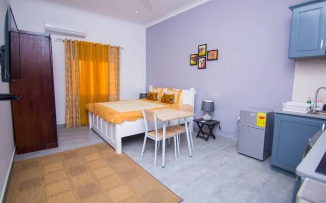 The Blank Lounge & Apartment