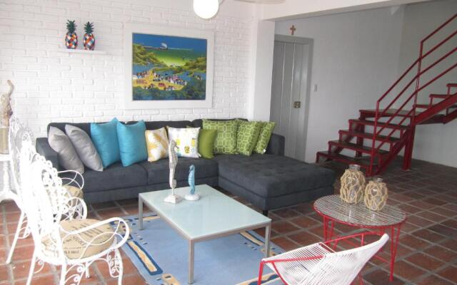 Chatet Suizo al pie del mar