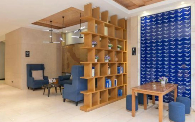 Yester Hotel (Yuxi Taobao Street Wanda Plaza)