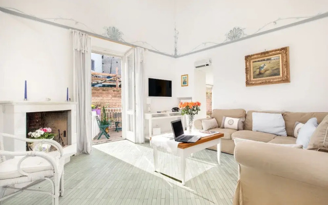 Villa Mayla