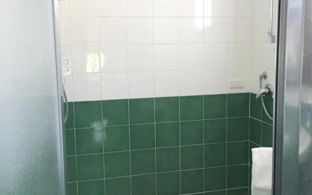 Shangrilla Hotel & Restaurant