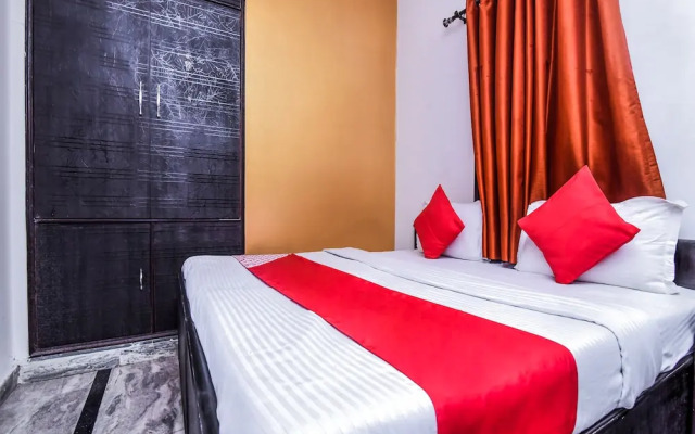 OYO 22321 Nitin Palace Guest House