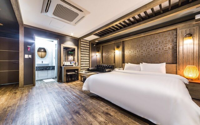 Kobos Hotel