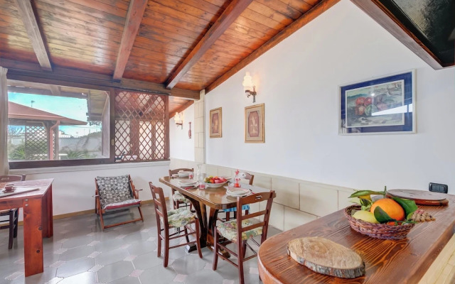 Villa Oasi al mare near the sea with pool