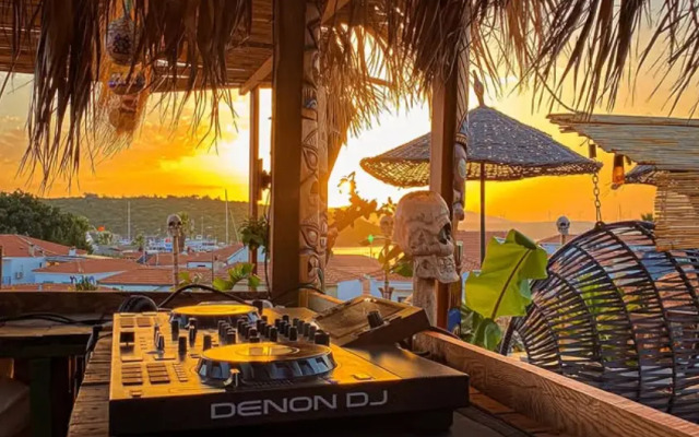 Riccio Pansiyon Cafe Sigacik