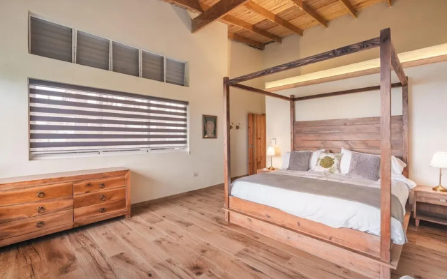 Paradise Retreat With Stunning Views in Jarabacoa
