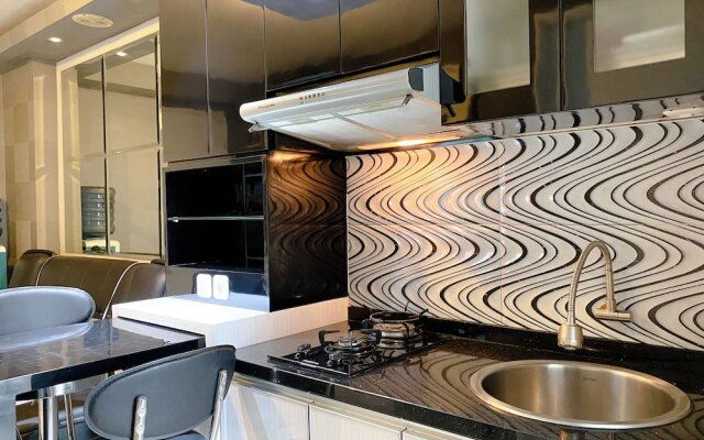 Best Strategic And Homey 2Br At Bassura City Apartment