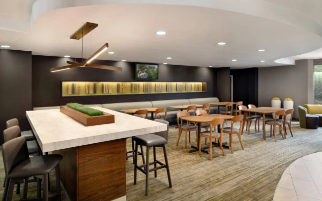 Courtyard Ewing Princeton