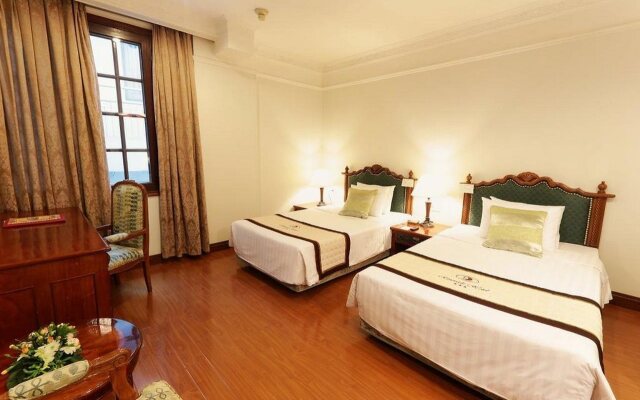 Riverside Hotel