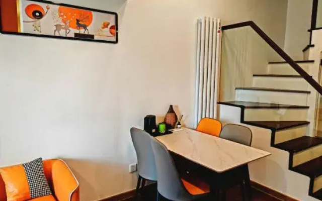 Donggang Weisi Apartment (Dalian Venice Water City Branch)
