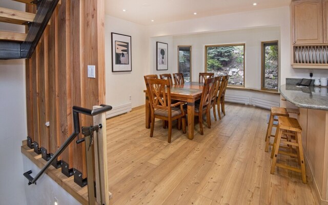 Eiger 9 3 Bedroom Condo by RedAwning