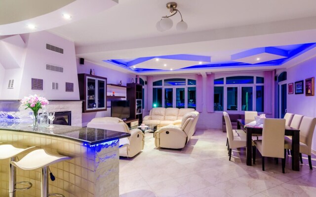 Stunning Home in Dubravka With Wifi and 3 Bedrooms