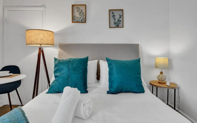 Waves on Desoto Deluxe Studio 4