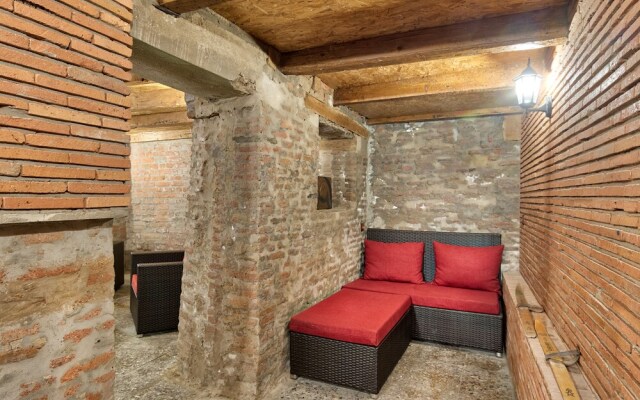 Q&B Hotel