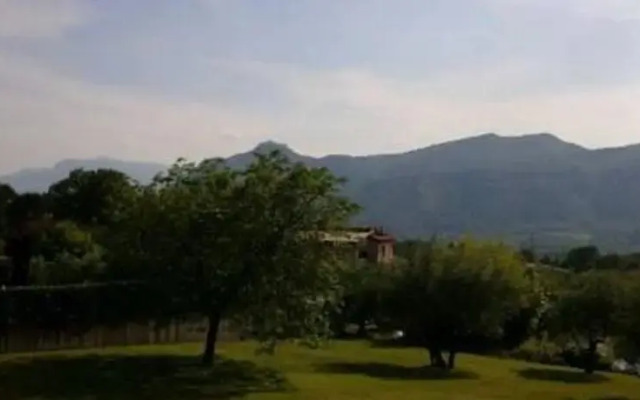 Appartamento In Villa Con Giardino