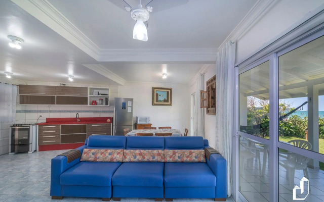 Duplex frente ao mar com 02 suítes climatizadas