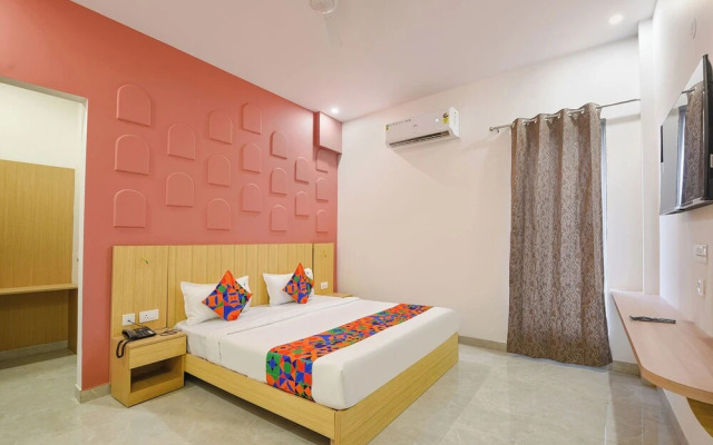 Fabhotel Black Pepper