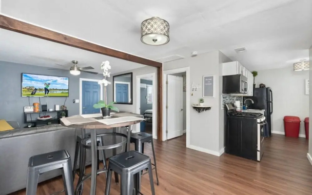 Central Phoenix Casita Unit C