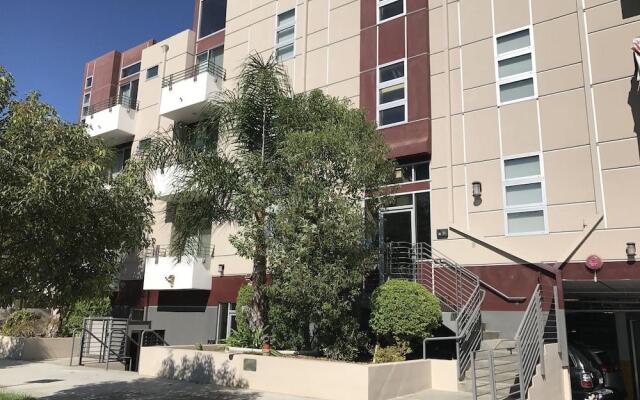 2 Bed 2 Bath in Studio City