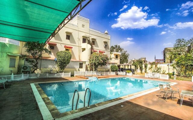 FabHotel Sugan Niwas Palace Bani Park