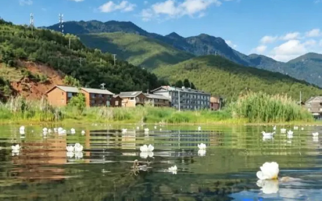 Lugu Lake Guantang Yixi Yishe Lake View Holiday Homestay – Outside – Lijiang
