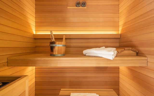 Snob Luxury Suite