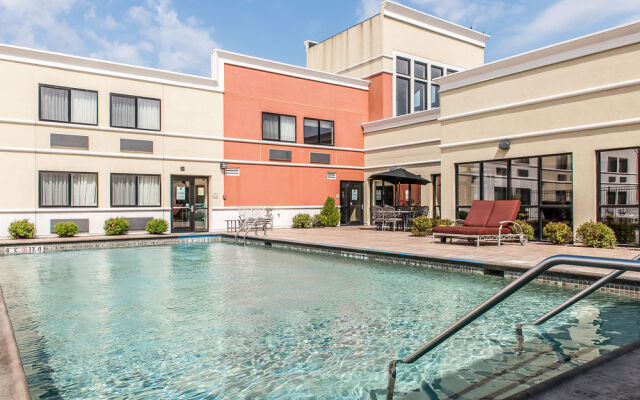 Quality Inn & Suites Mattoon Area
