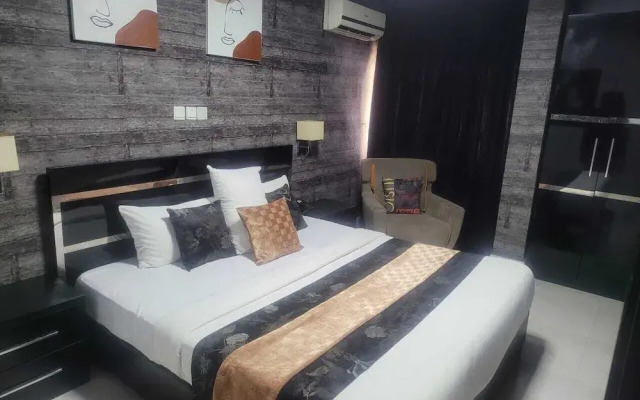 New Land Luxury Hotel