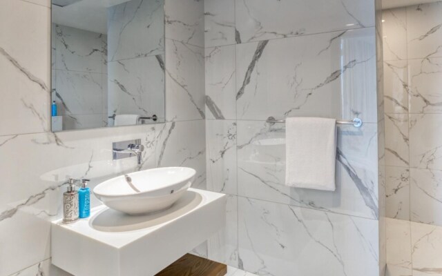 Cali Style 4 BR Penthouse Large Patio