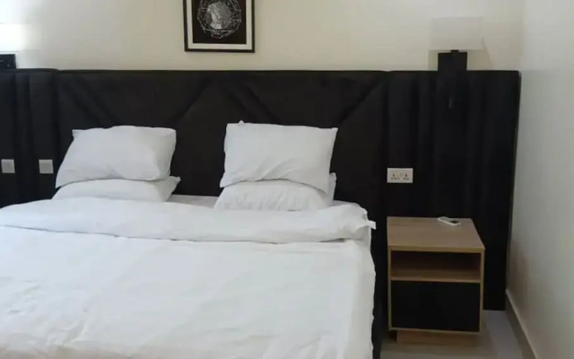 Slavan Suites & Apartments