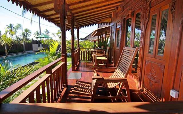 Romantic Deluxe 0ne bedroom wooden villa 2