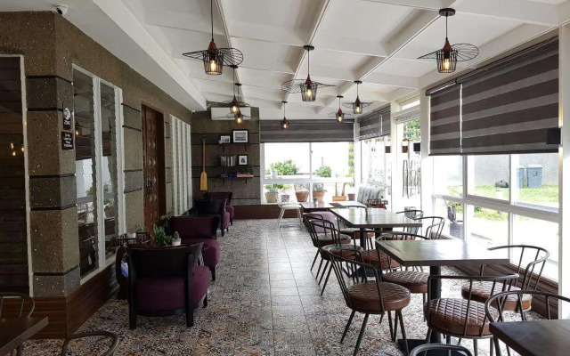 Casa Estela Boutique Hotel & Cafe