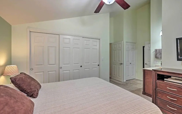 Flagstaff Townhome w/ Deck: Easy Access Downtown!