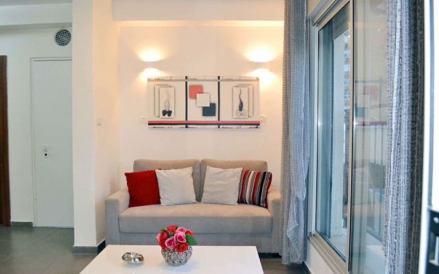 Modern in City Center by FeelHome