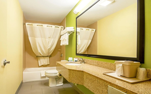 Quality Inn & Suites Glenmont - Albany South