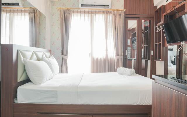 Modern Studio at Green Pramuka City Apartment