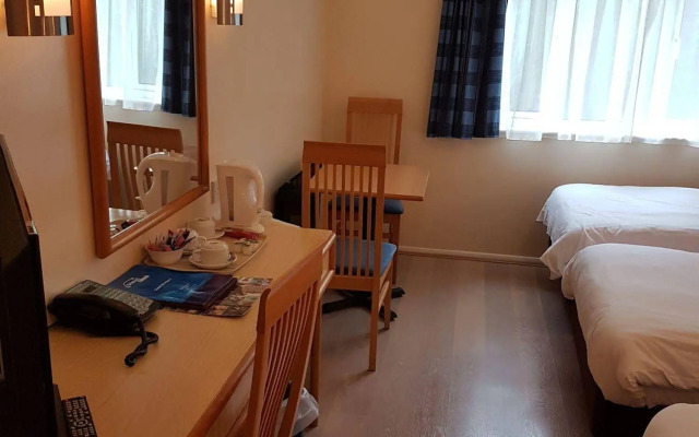 Travel Plaza Hotel